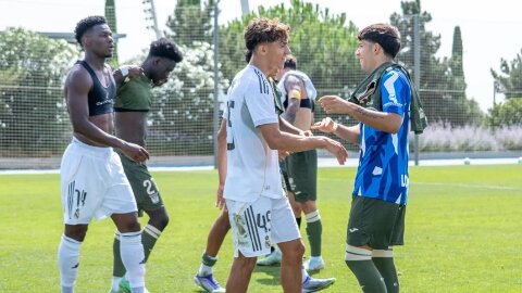  Real Madrid: Ngổn ngang tuyến giữa